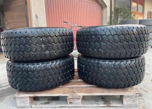 Reifen 33x12,5R15mit Felgen